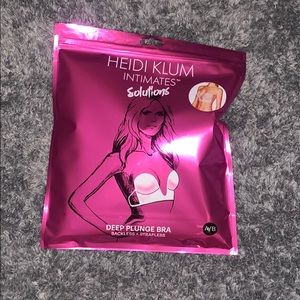 💜3/$25 Heidi Klum Intimates Deep Plunge Bra